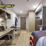 Student Only Zeni Studios In Brighton