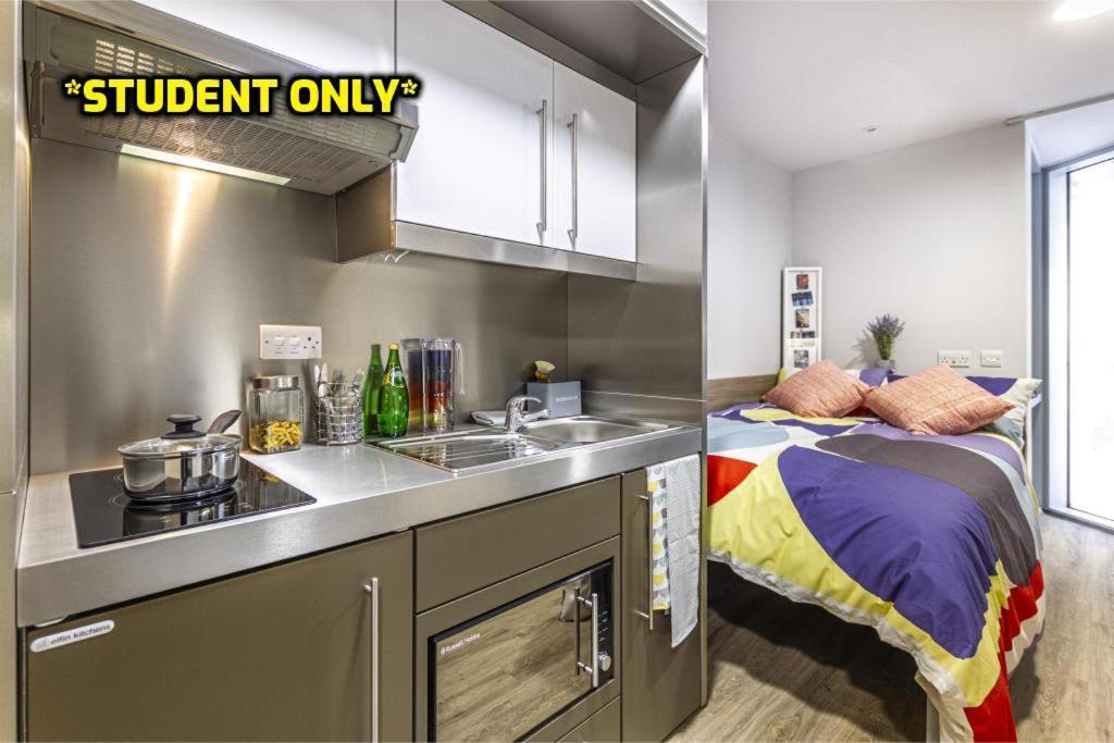Student Only Zeni In Appartement *