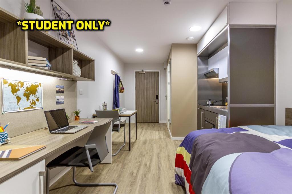 Student Only Zeni In Hove